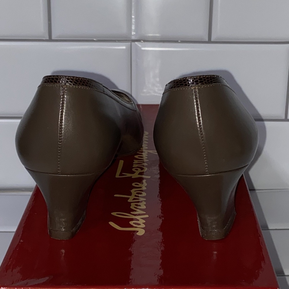 SALVATORE FERRAGAMO Women's Kitten Pump 1.75" Heels Brown Leather size 6.5 - Picture 7 of 8